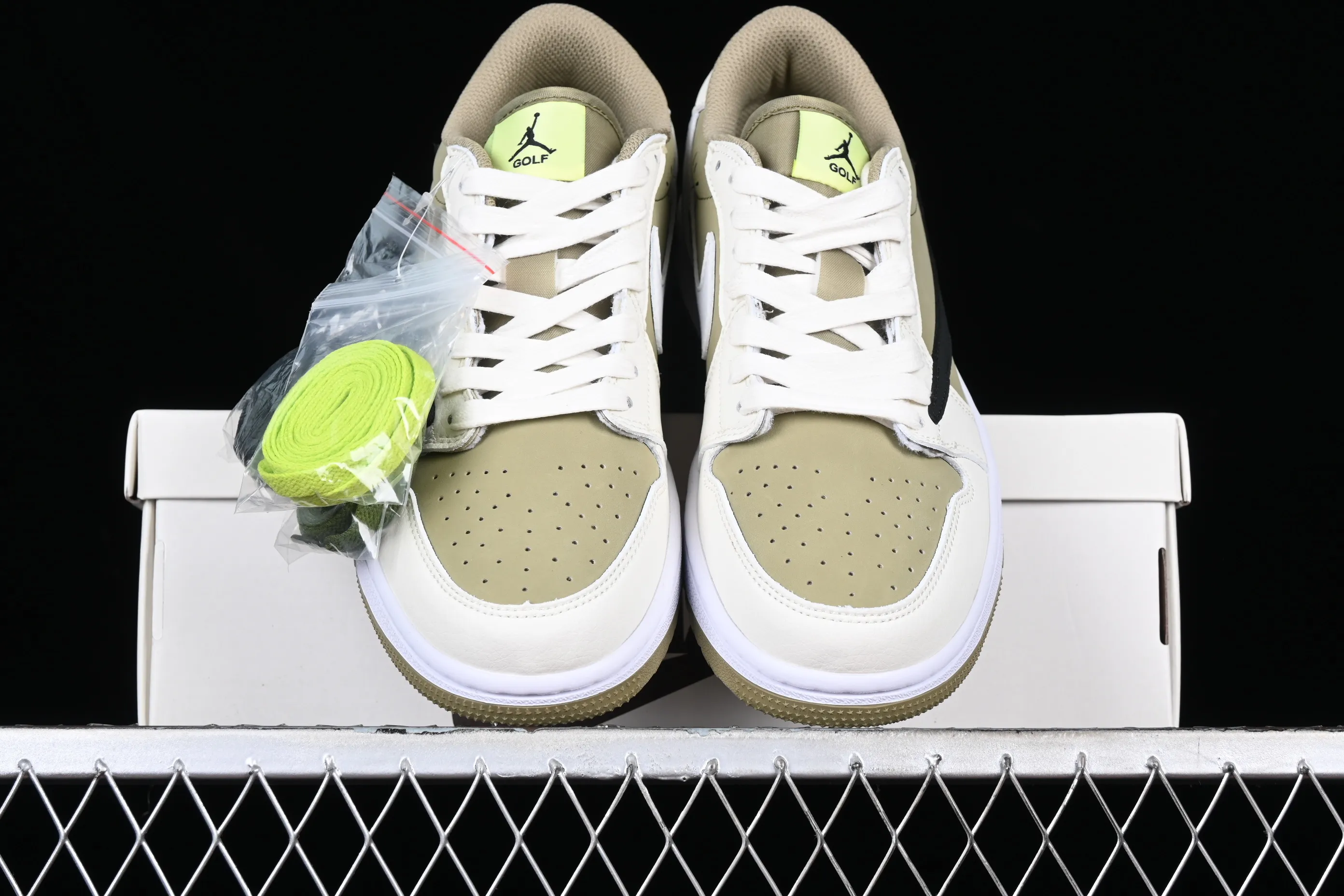 All Categories Air Jordan Jordan Series Basketball Shoes Air Jordan 1 Low Travis Scott x Air Jordan 1 Low OG AJ1 Joe 1 Joint Overhead FZ3124-200
